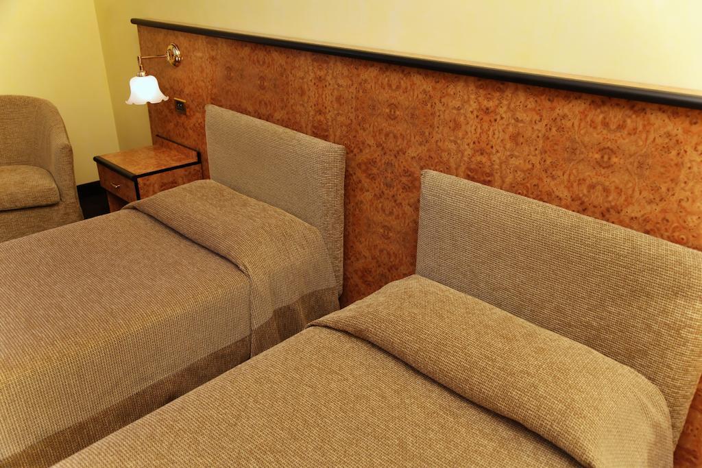Hotel Le Moran Cusago Kamer foto